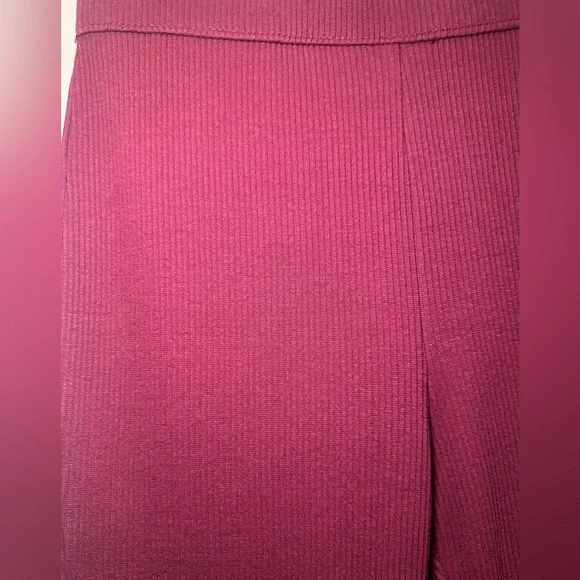 Time and Tru Ribbed Plum Colored Leggings - Picture 6 of 7